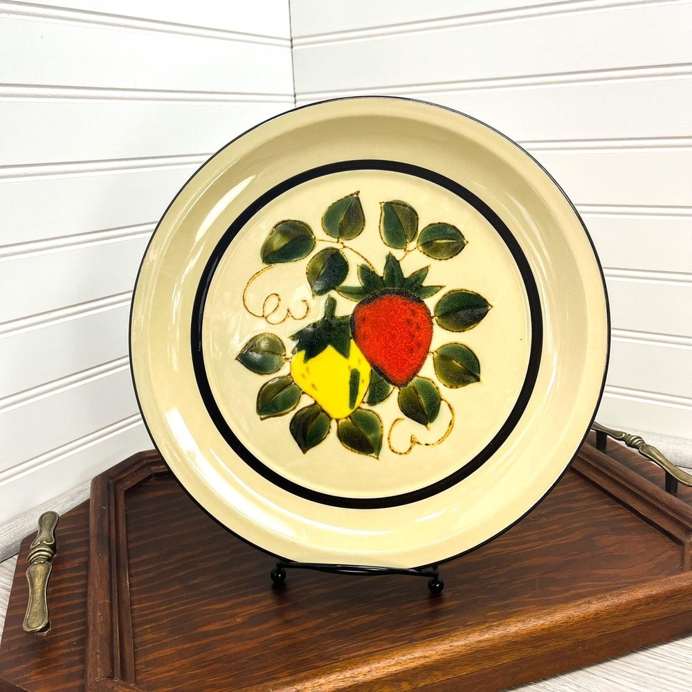 Retro Strawberries Stoneware Plate‎ Hand Decorated 4112